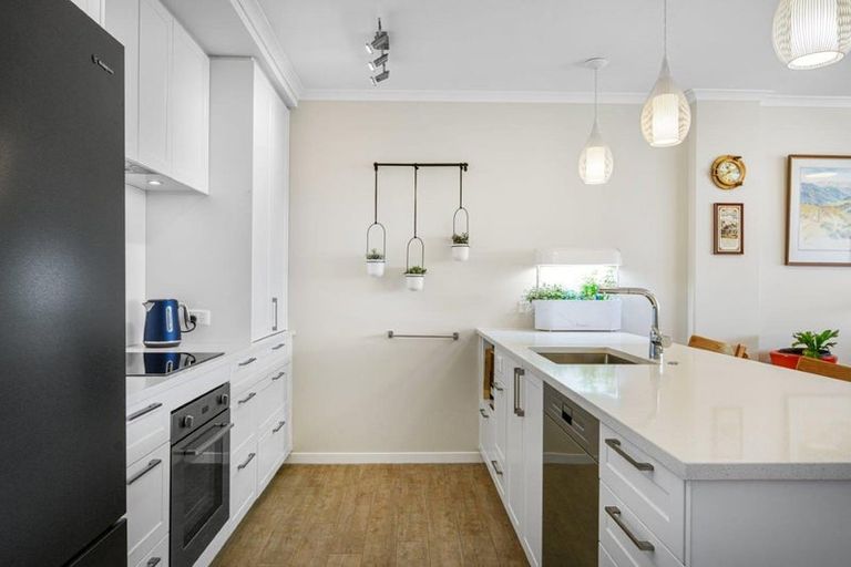 Photo of property in 184 Landmark Terrace, Orewa, 0931