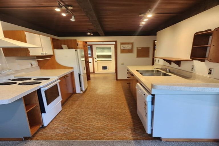 Photo of property in 6a Woodford Way, Crofton Downs, Wellington, 6035