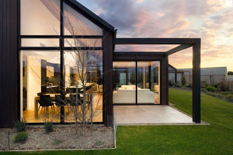 Photo of property in 2 Mccaw Mews, Wanaka, 9305