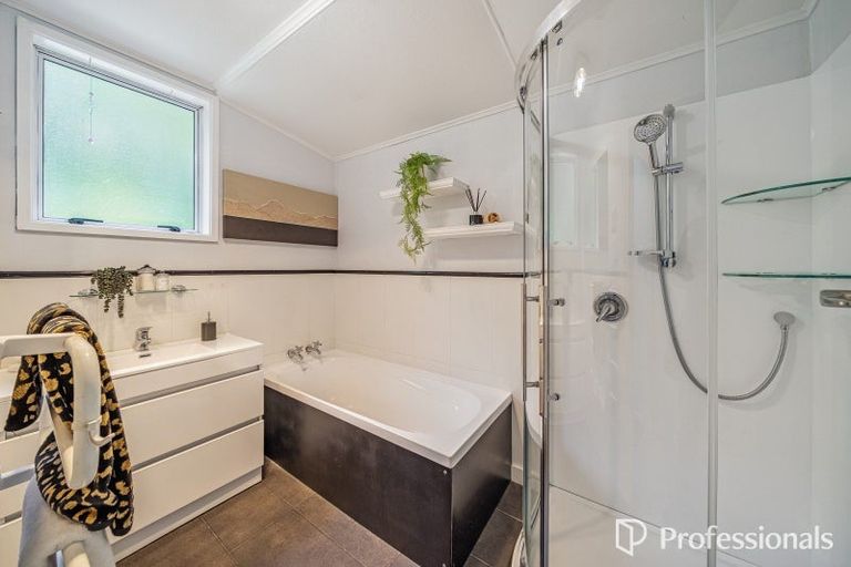Photo of property in 14a Hawthorn Crescent, Stokes Valley, Lower Hutt, 5019