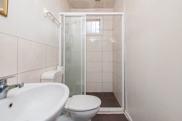 Photo of property in 46 Rimu Street, New Lynn, Auckland, 0600