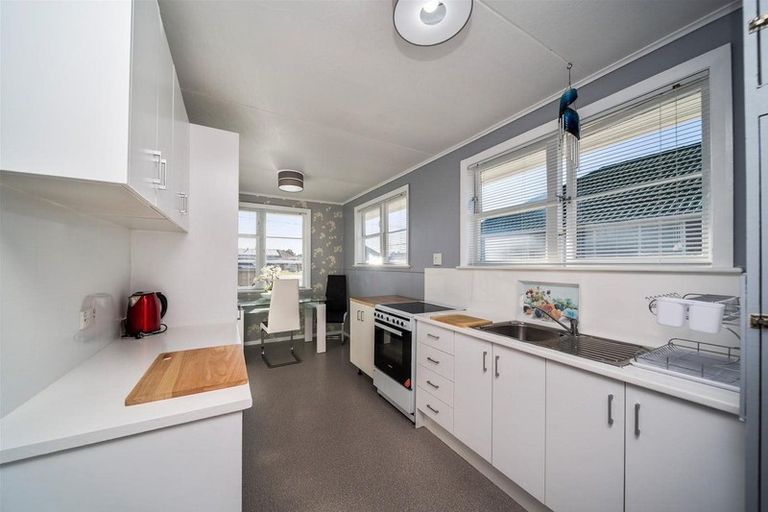 Photo of property in 279 South Road, Hawera, 4610