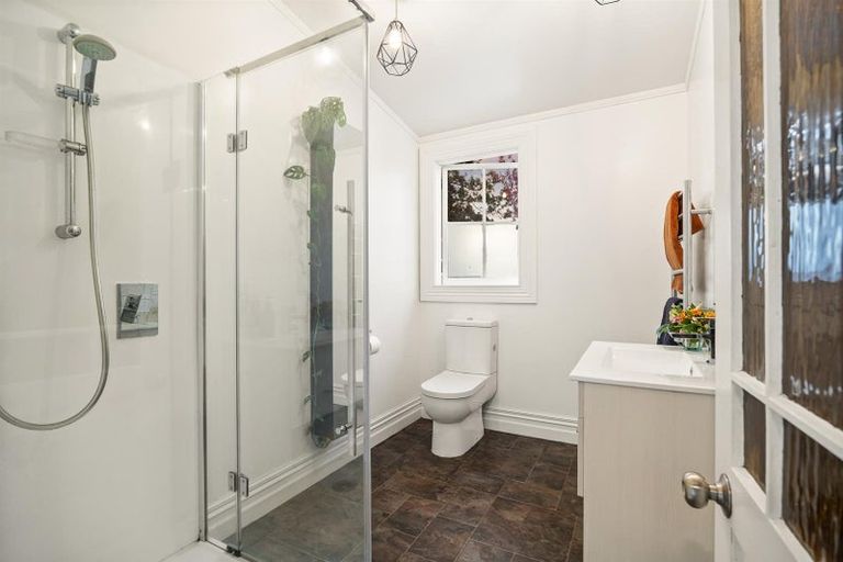 Photo of property in 124 Rimmer Road, Helensville, 0875