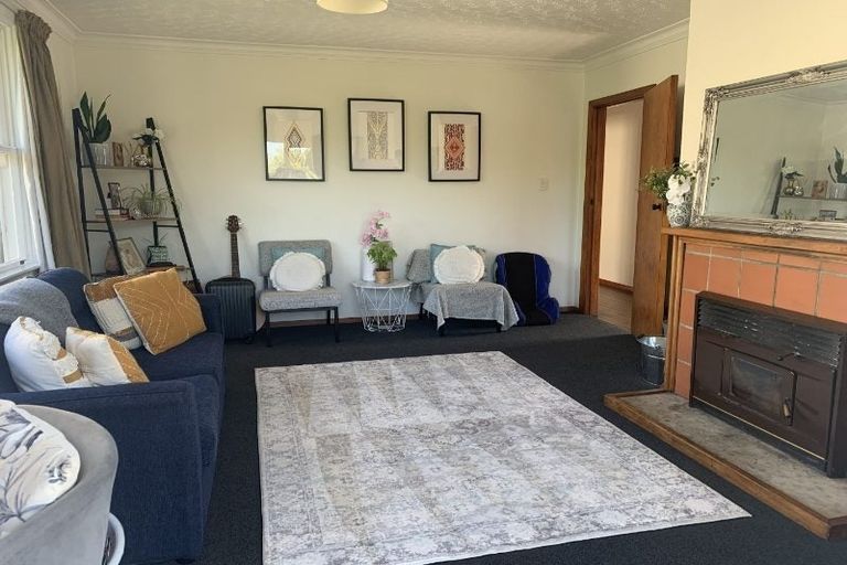 Photo of property in 21 Perrin Place, Kelvin Grove, Palmerston North, 4414