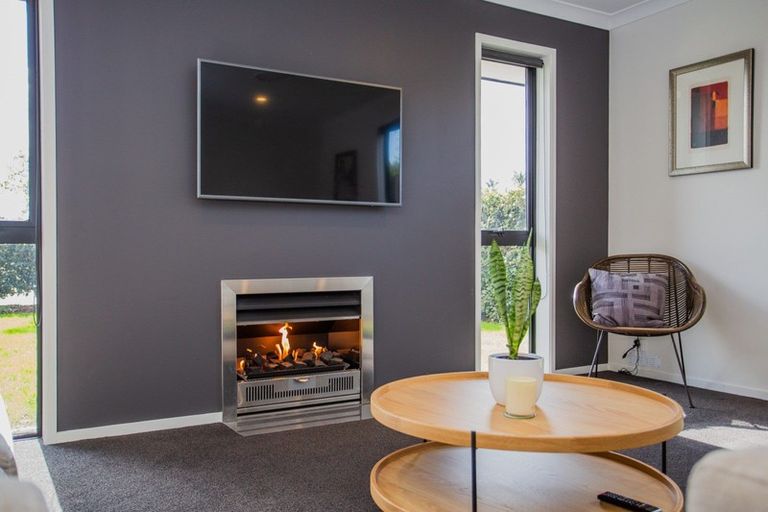 Photo of property in 52 Norfolk Drive, Cambridge, 3434