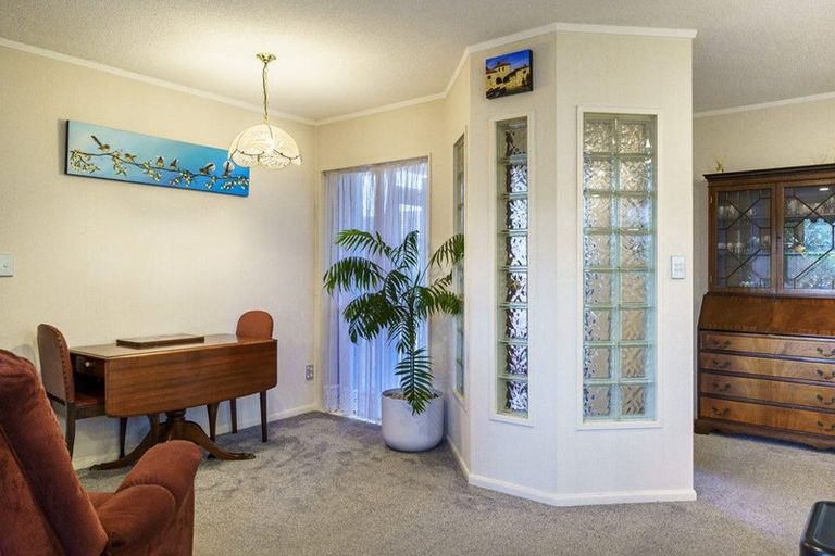 Photo of property in 11b Cheval Place, Taradale, Napier, 4112
