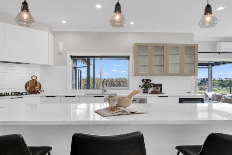 Photo of property in 106 Sereno Vista, Bellevue, Tauranga, 3110