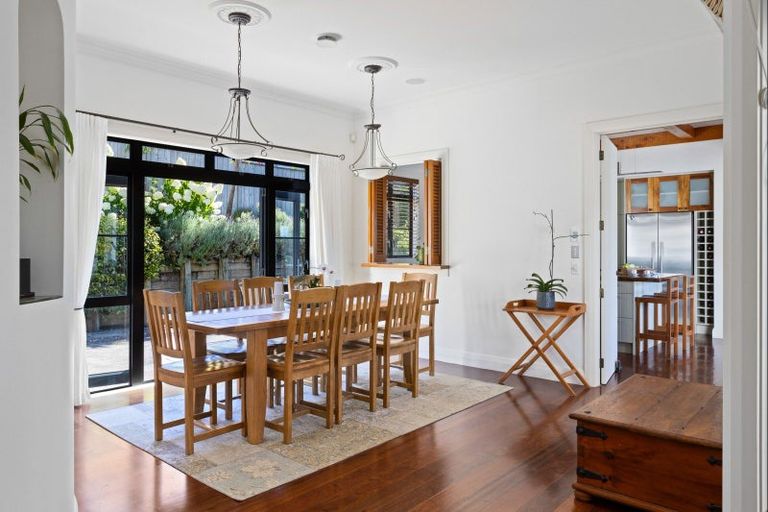 Photo of property in 21 Penwood Close, East Tamaki Heights, Auckland, 2016