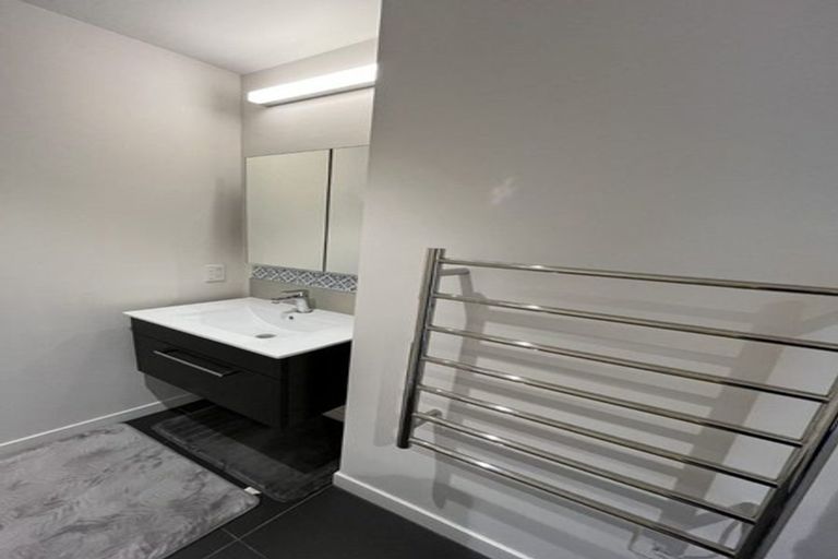 Photo of property in 17/6u Oswald Crescent, Paparangi, Wellington, 6037