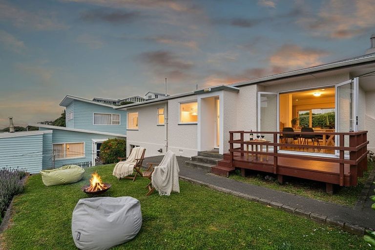 Photo of property in 73 View Road, Houghton Bay, Wellington, 6023
