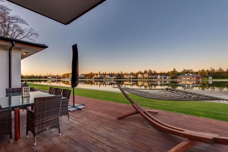 Photo of property in 28 Oakgrove Drive, Rangiora, 7400