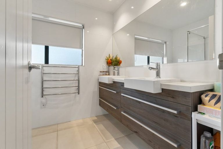 Photo of property in 41 Andalusian Way, Karaka, Papakura, 2113