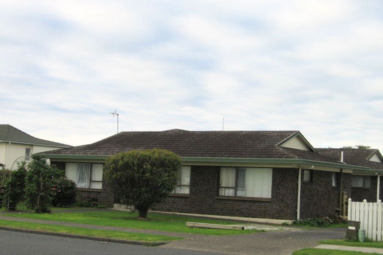 Photo of property in 1/60 Sandspit Road, Cockle Bay, Auckland, 2014