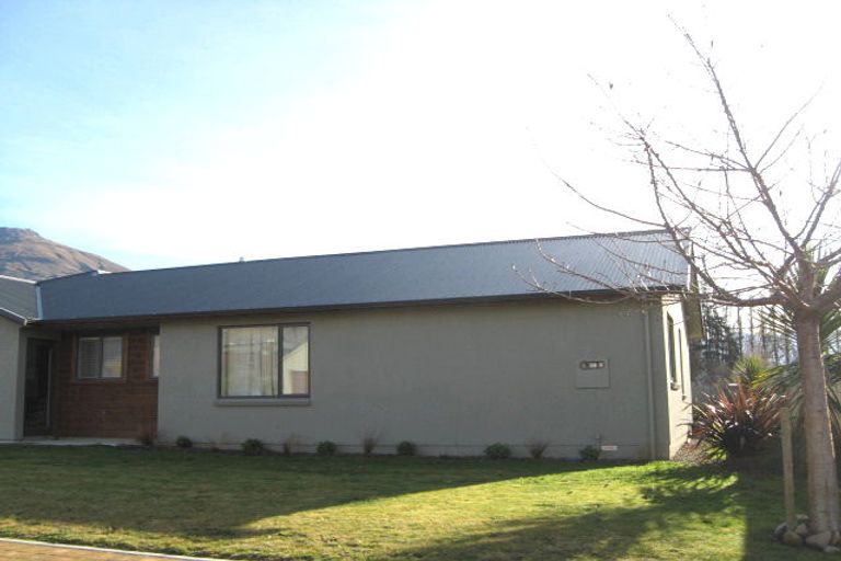 Photo of property in 1 Lansdown Street, Wanaka, 9305