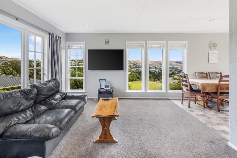 Photo of property in 104 Stewart Drive, Newlands, Wellington, 6037