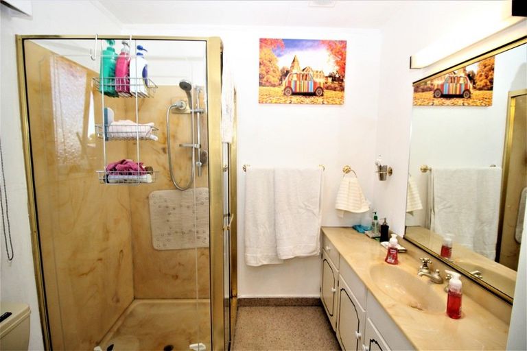 Photo of property in 23 Ross Street, Woodville, 4920