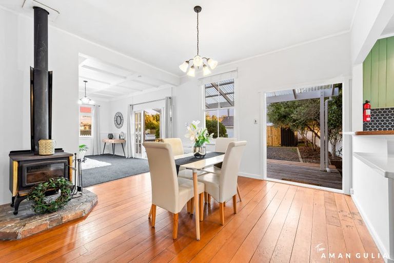 Photo of property in 221 Henderson Valley Road, Henderson, Auckland, 0612