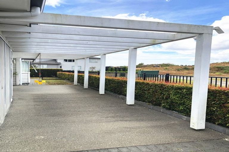 Photo of property in 73 Bayvista Drive, Karaka, Papakura, 2113