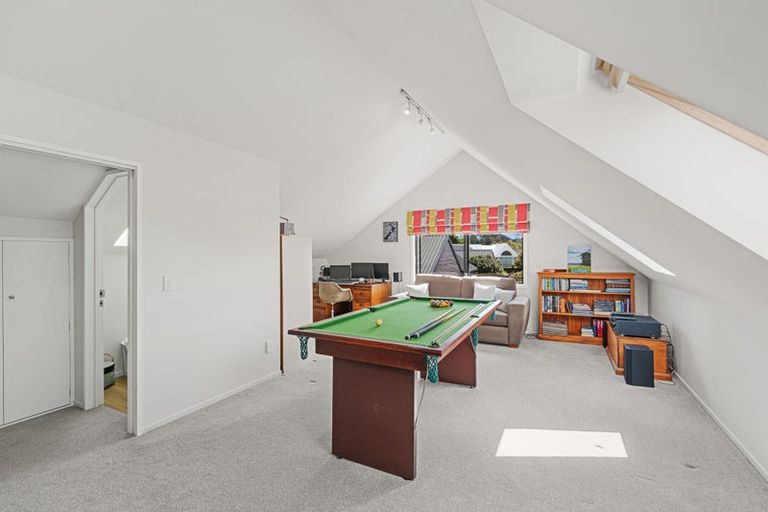 Photo of property in 9 Inglewood Place, Avonhead, Christchurch, 8042