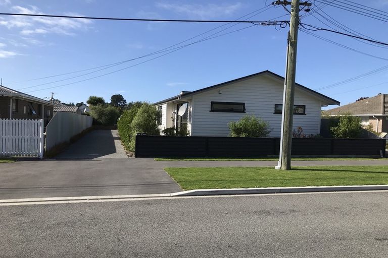 Photo of property in 69 Palmers Road, New Brighton, Christchurch, 8083