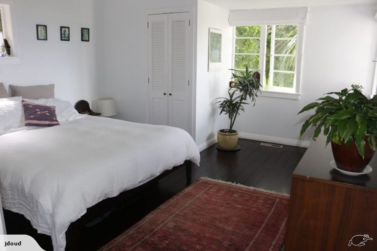 Photo of property in 5 Thorby Street, Northland, Wellington, 6012