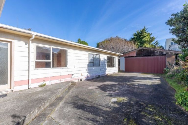 Photo of property in 50 Seaview Road, Paraparaumu Beach, Paraparaumu, 5032
