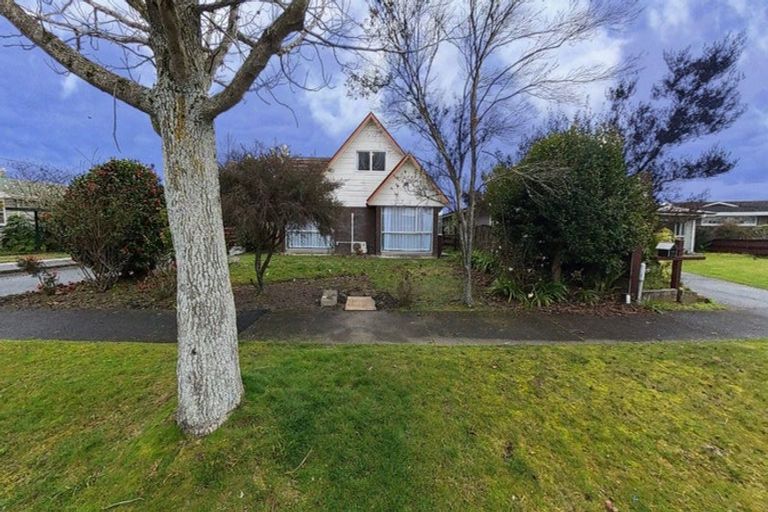 Photo of property in 11 Anaru Place, Awapuni, Palmerston North, 4412