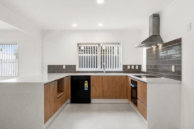 Photo of property in 2/242 Pakuranga Road, Pakuranga Heights, Auckland, 2010