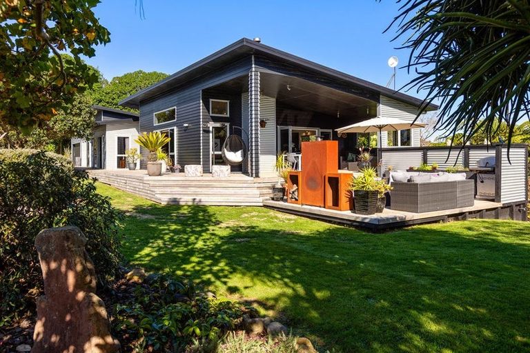 Photo of property in 418 Kaipikari Road, Urenui, 4375