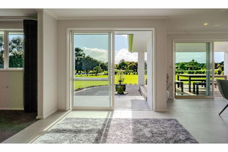Photo of property in 129 Waitotara Drive, Waipapa, 0230