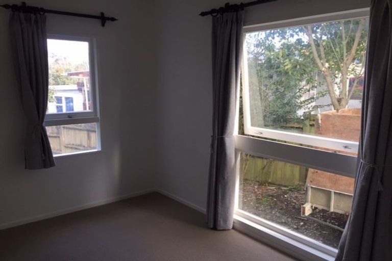 Photo of property in 112a Rosier Road, Glen Eden, Auckland, 0602