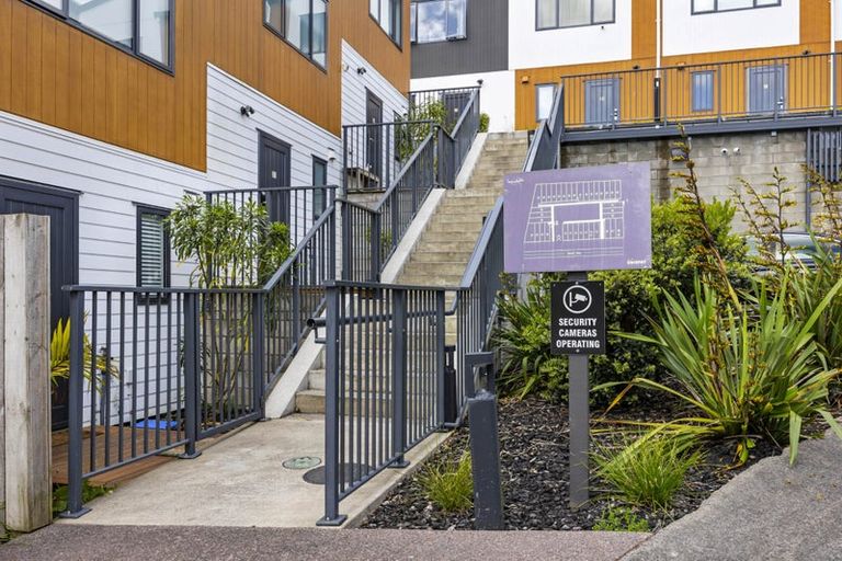 Photo of property in Rf202b, 16/18 Hewlett Road, Massey, Auckland, 0614