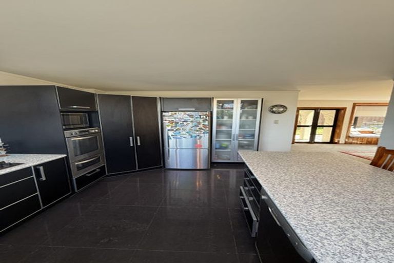 Photo of property in 99 Redoubt Road, Goodwood Heights, Auckland, 2105