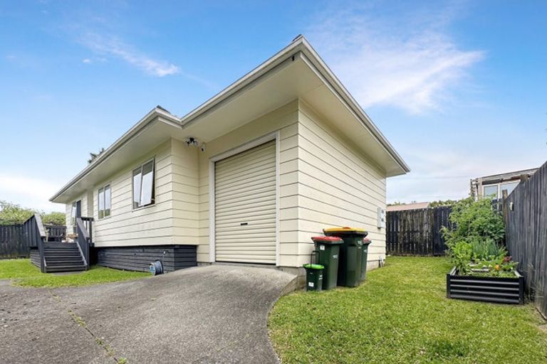 Photo of property in 2/49 Strid Road, Te Atatu South, Auckland, 0610
