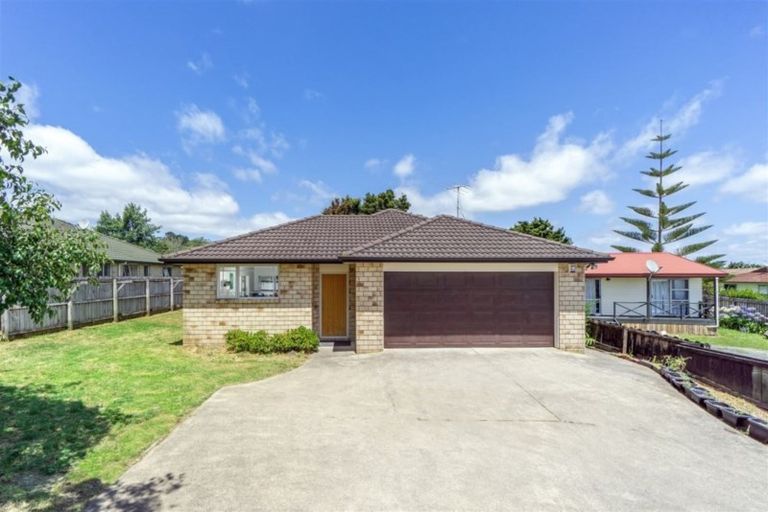 Photo of property in 75 Heathdale Crescent, Papakura, 2110
