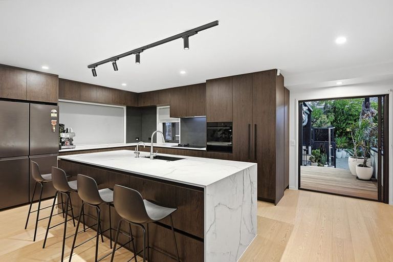 Photo of property in 22a Eastcliffe Road, Castor Bay, Auckland, 0620