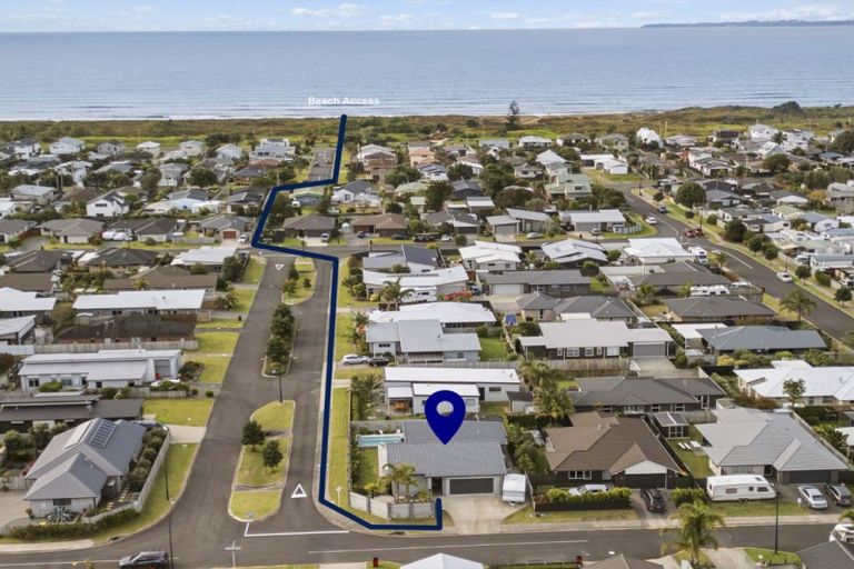 Photo of property in 25 Coutts Street, Papamoa Beach, Papamoa, 3118