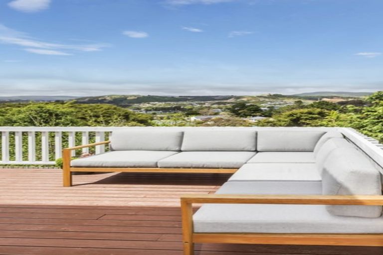 Photo of property in 17 The Sounding, Whitby, Porirua, 5024