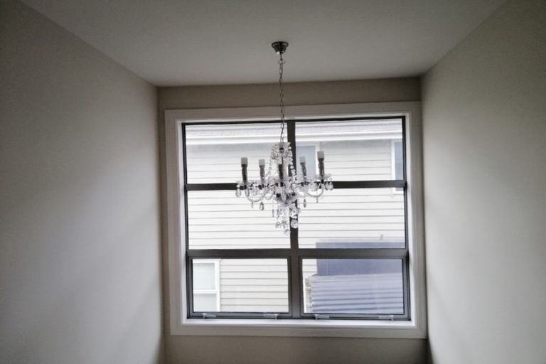 Photo of property in 1 Peat Way, Takanini, 2112