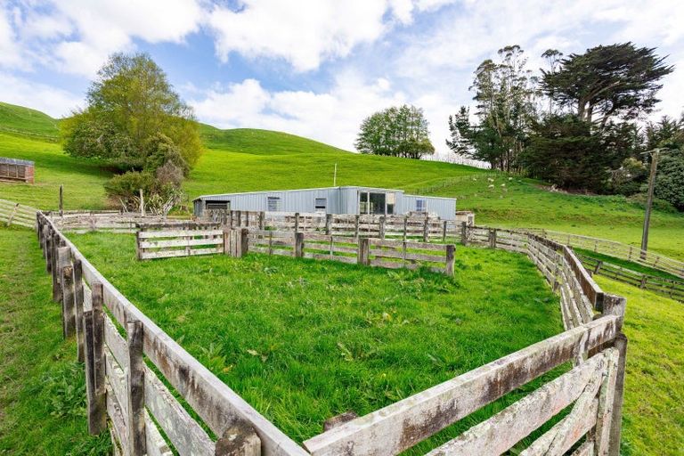 Photo of property in 38 Titoki Road, Waikanae Beach, Waikanae, 5036