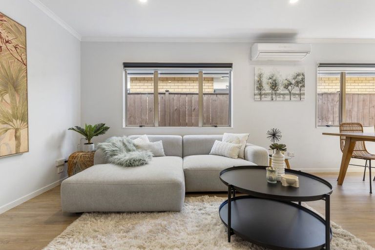 Photo of property in 26 Heidi Crescent, Flat Bush, Auckland, 2016