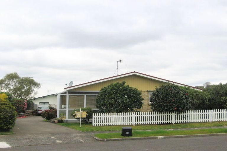 Photo of property in 15 Linklater Avenue, Bellevue, Tauranga, 3110