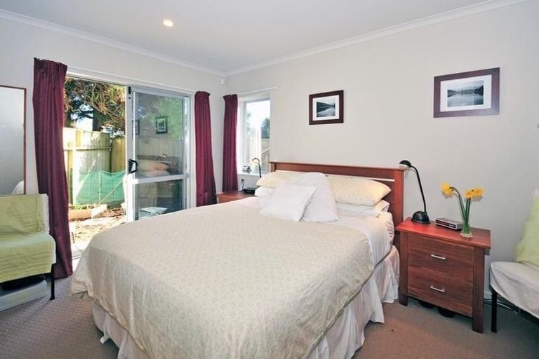 Photo of property in 47b Lyndfield Lane, Newlands, Wellington, 6037