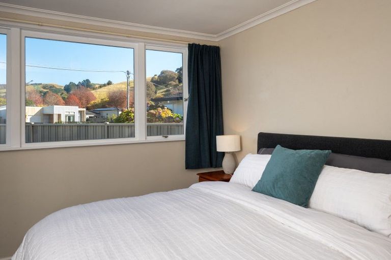 Photo of property in 17 Golding Road, Taradale, Napier, 4112