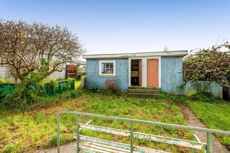Photo of property in 28 Cambridge Street, Patea, 4520