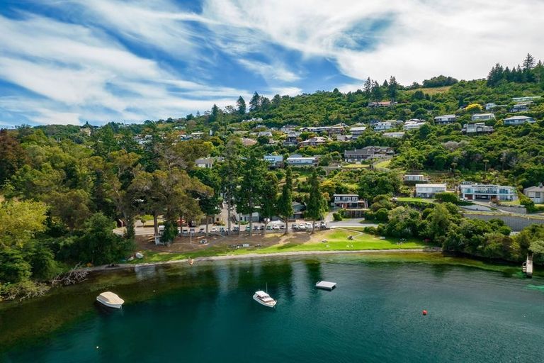 Photo of property in 102 Wakeman Road, Acacia Bay, Taupo, 3330