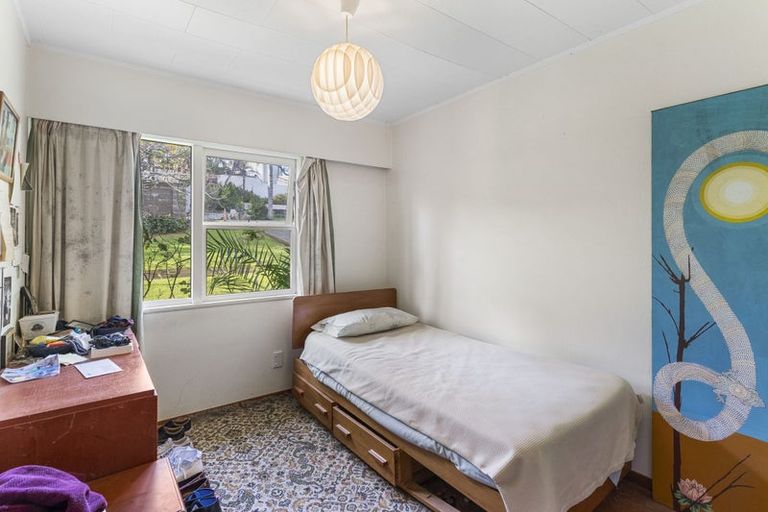 Photo of property in 6 The Esplanade, Castor Bay, Auckland, 0620