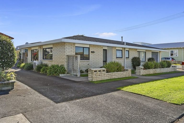 Photo of property in 1/30 Whiteley Street, Moturoa, New Plymouth, 4310