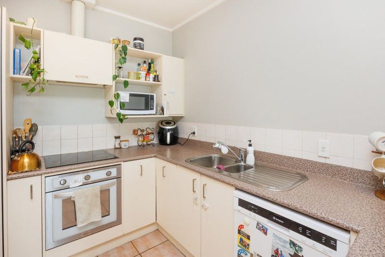 Photo of property in Maddison Apartments, 3/6a Queen Street, Palmerston North, 4410