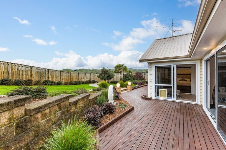 Photo of property in 80 Te Puia Drive, Aotea, Porirua, 5024
